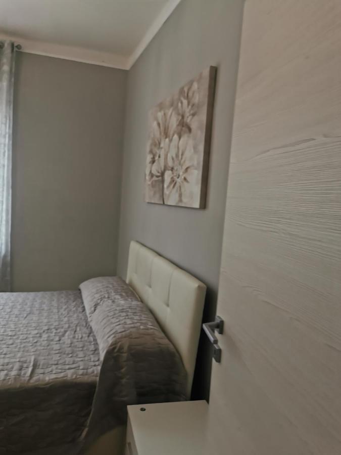 Splendido Appartamento In Zona Centrale Alessandria Exterior photo