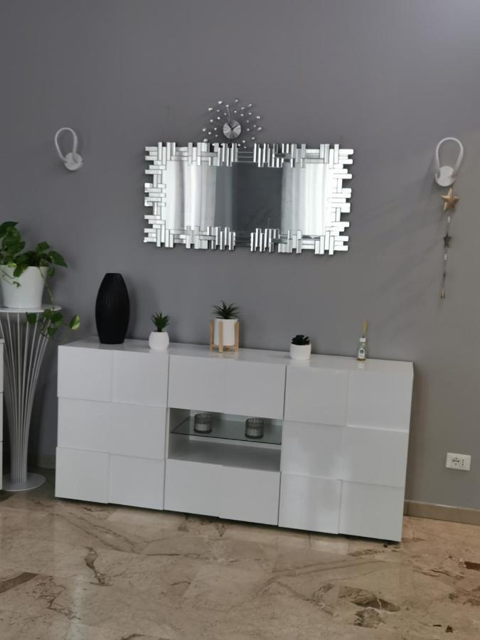 Splendido Appartamento In Zona Centrale Alessandria Exterior photo