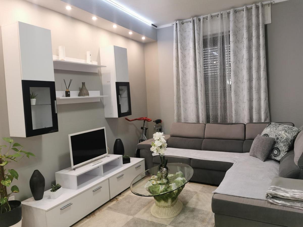 Splendido Appartamento In Zona Centrale Alessandria Exterior photo