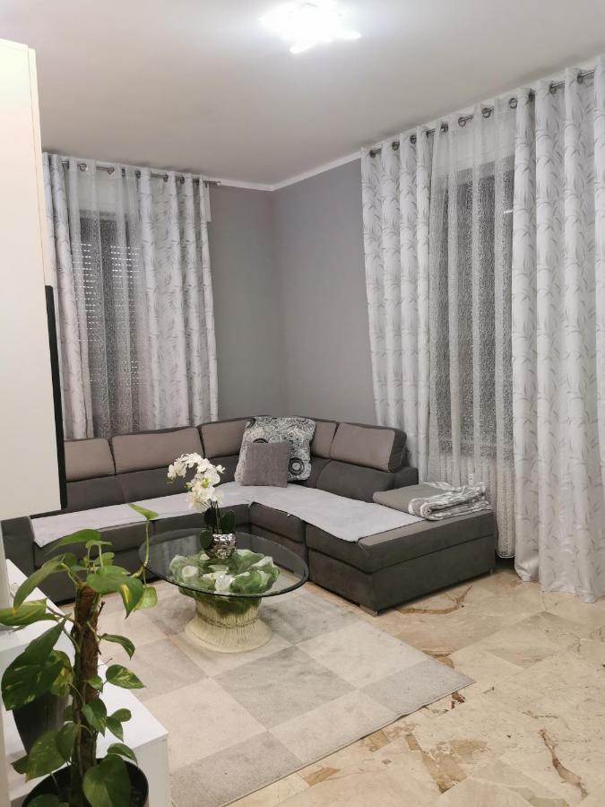 Splendido Appartamento In Zona Centrale Alessandria Exterior photo