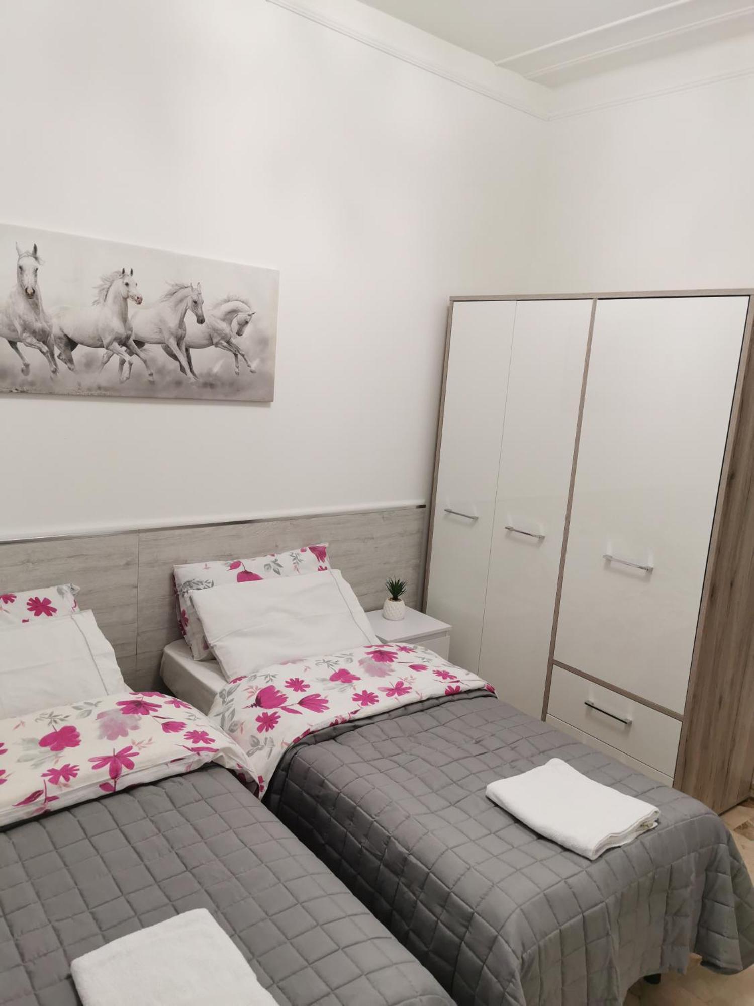 Splendido Appartamento In Zona Centrale Alessandria Exterior photo
