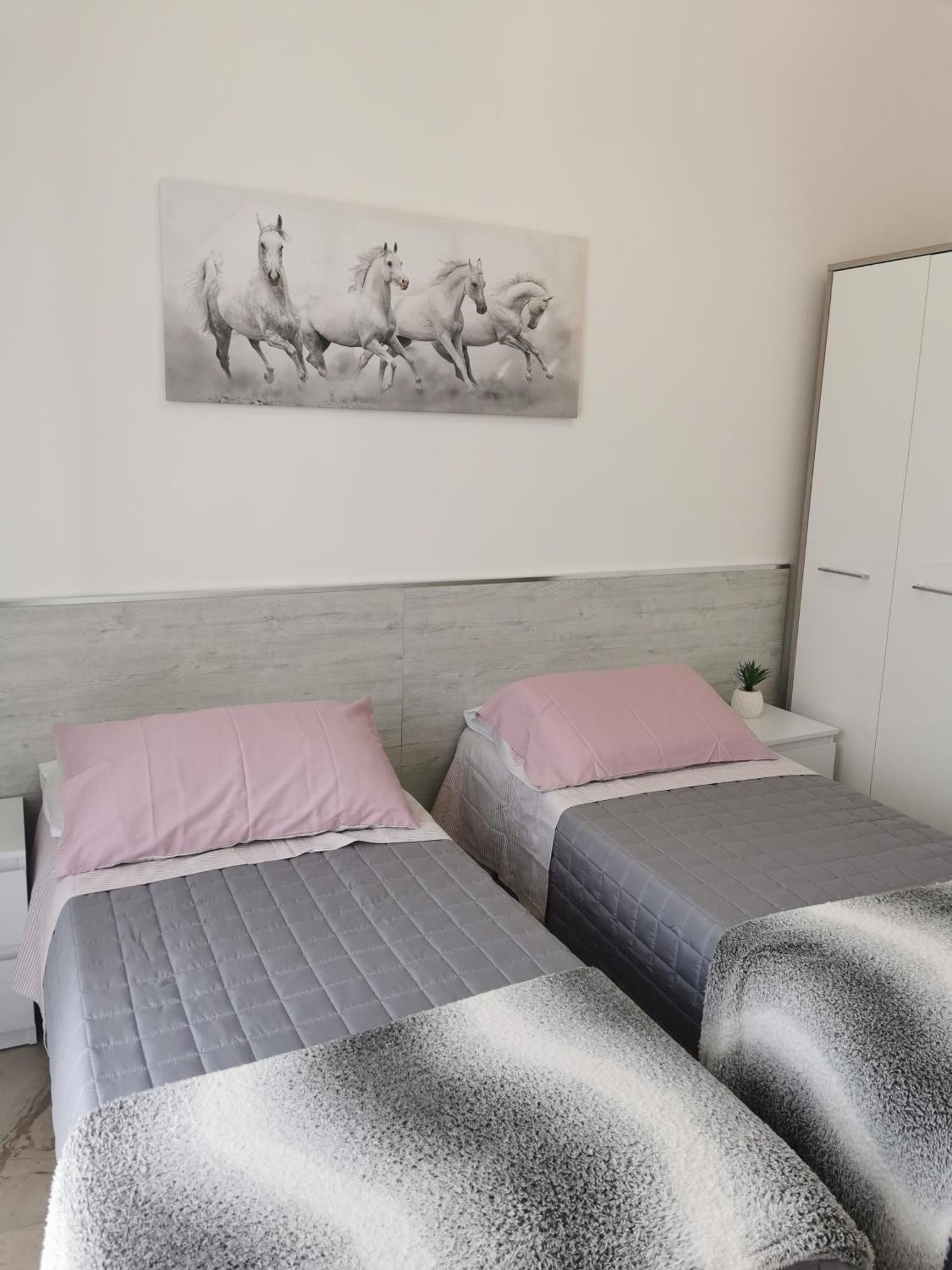 Splendido Appartamento In Zona Centrale Alessandria Exterior photo