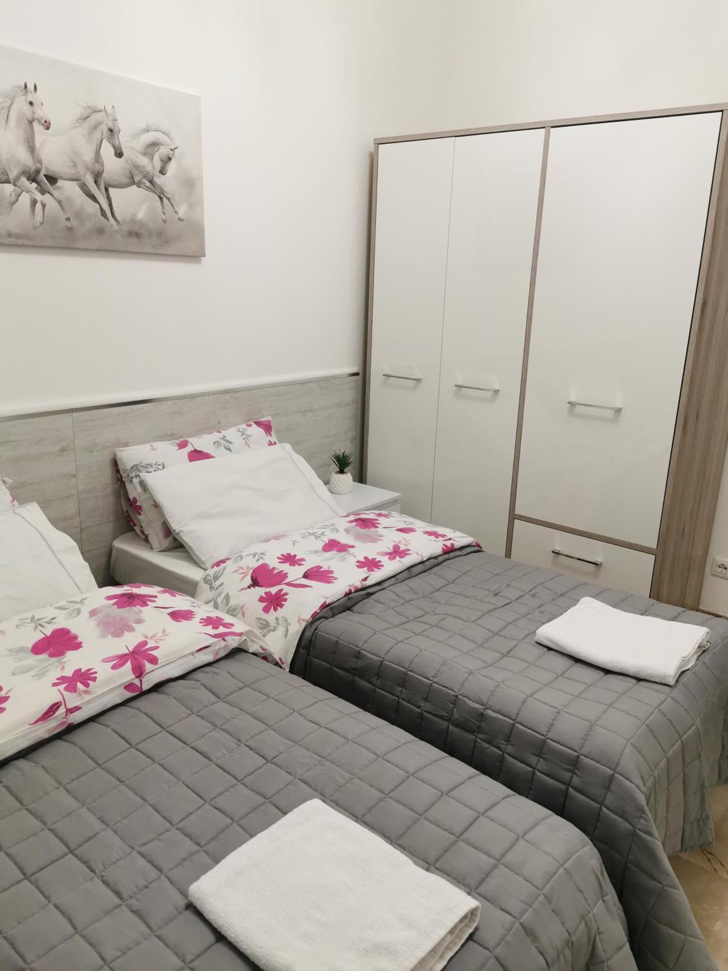 Splendido Appartamento In Zona Centrale Alessandria Exterior photo